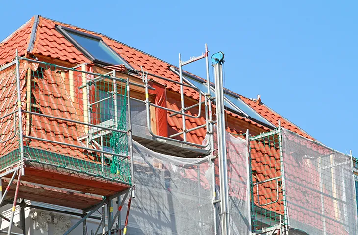 Dachreparatur Dachsanierung Dachfenster SÜD Dachdeckerbetriebe